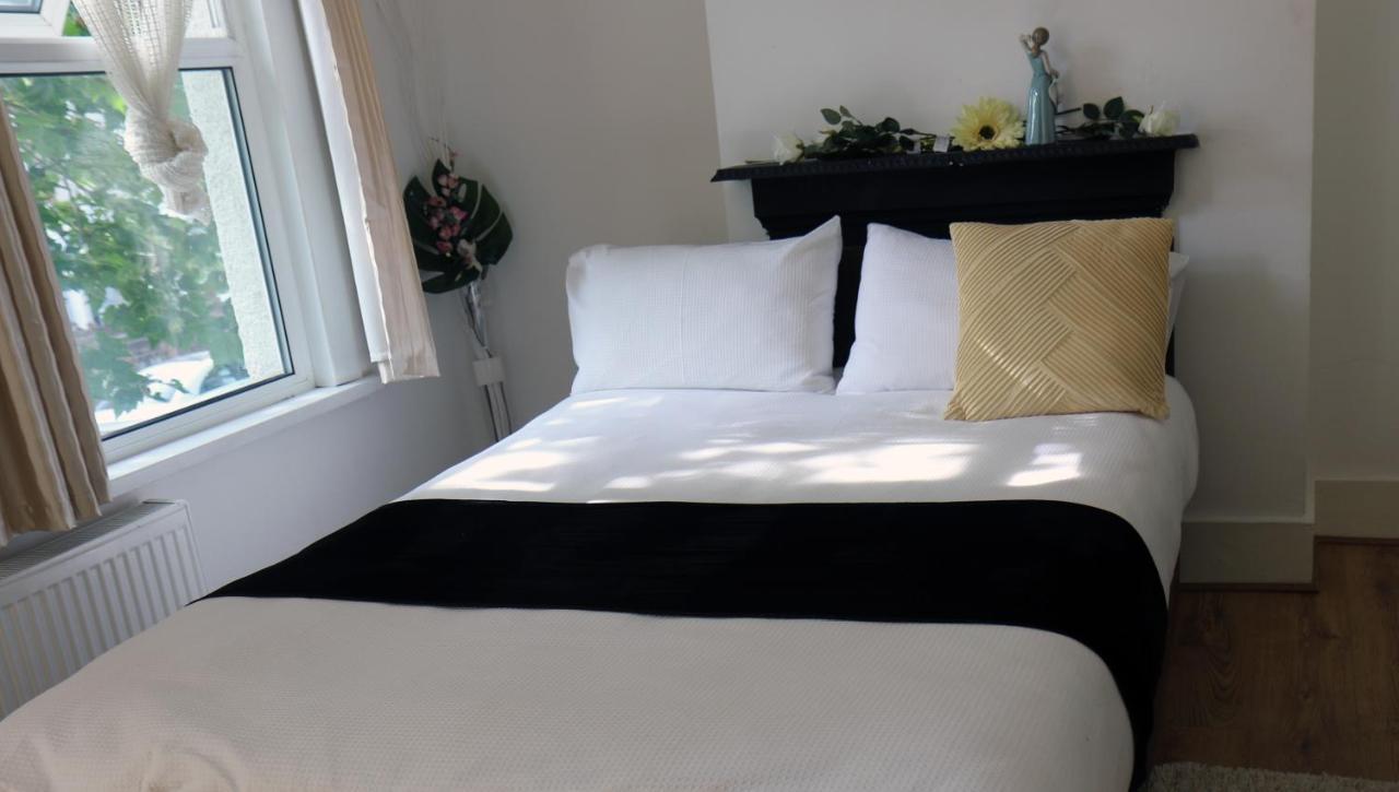 Cozy Rooms Or Apartment In London Townhouse Fast Links To Central Kültér fotó