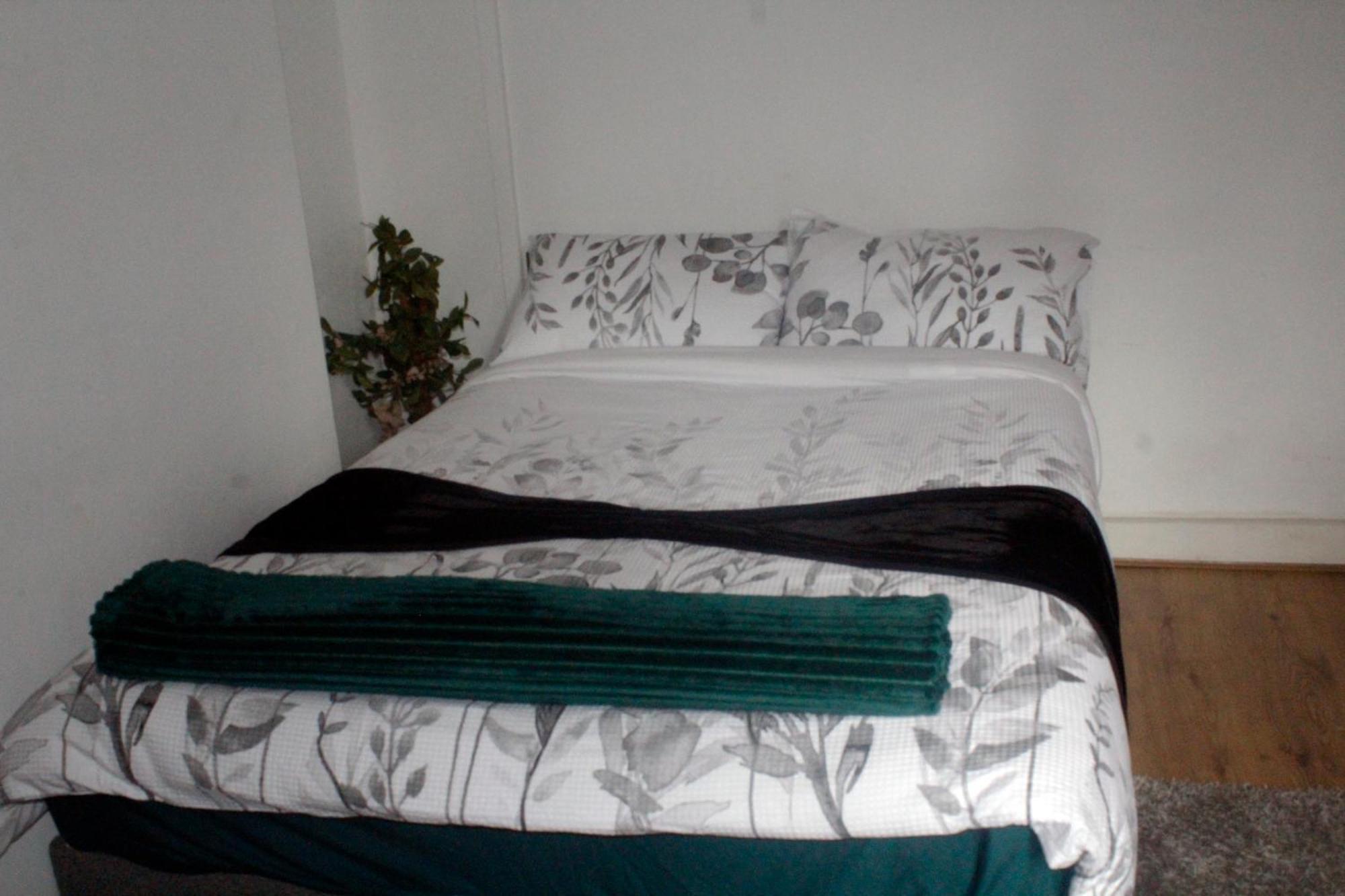 Cozy Rooms Or Apartment In London Townhouse Fast Links To Central Kültér fotó